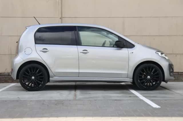 Volkswagen Up! (2022) thumbnail 2