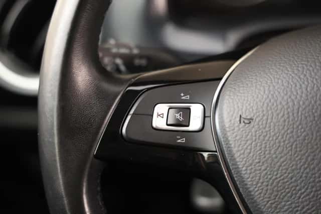 Volkswagen Up! (2022) thumbnail 20