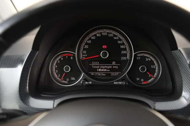 Volkswagen Up! (2022) thumbnail 21
