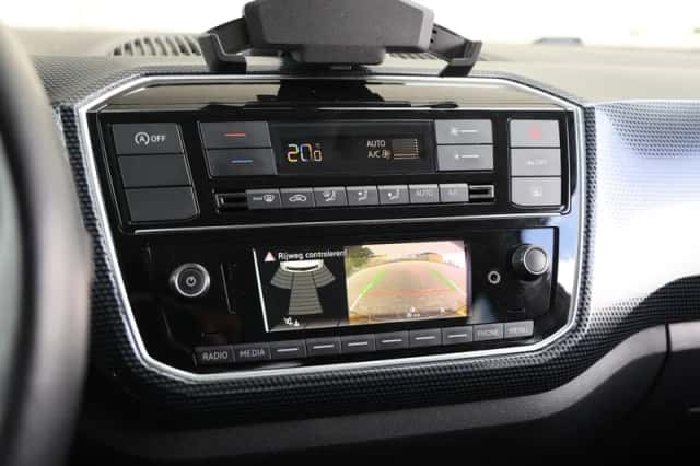 Volkswagen Up! (2022) thumbnail 24