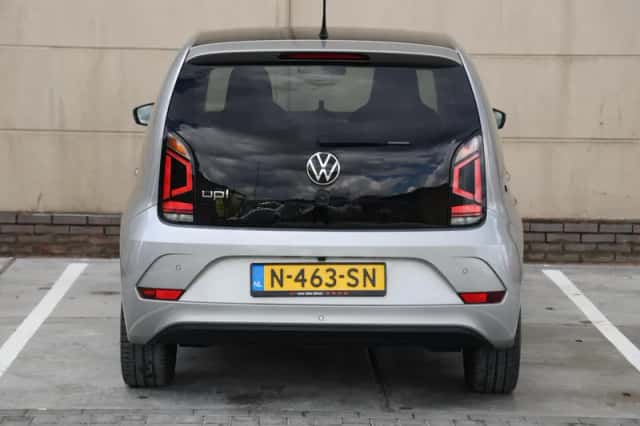 Volkswagen Up! (2022) thumbnail 6
