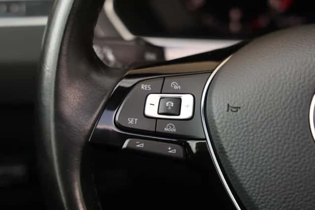 Volkswagen Tiguan (2018) thumbnail 25