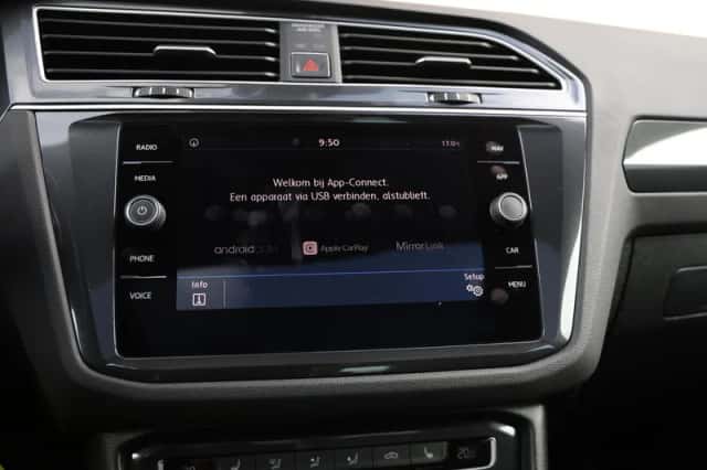 Volkswagen Tiguan (2018) thumbnail 32
