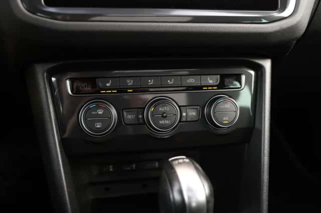 Volkswagen Tiguan (2018) thumbnail 36