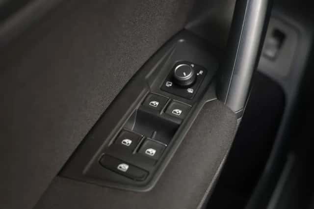 Volkswagen Tiguan (2018) thumbnail 38