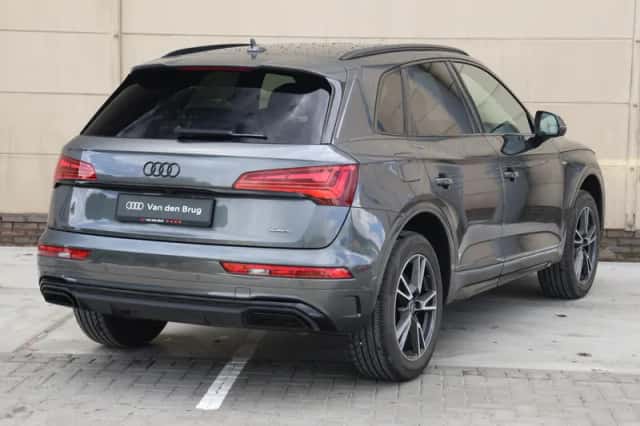 Audi Q5 (2023) thumbnail 5