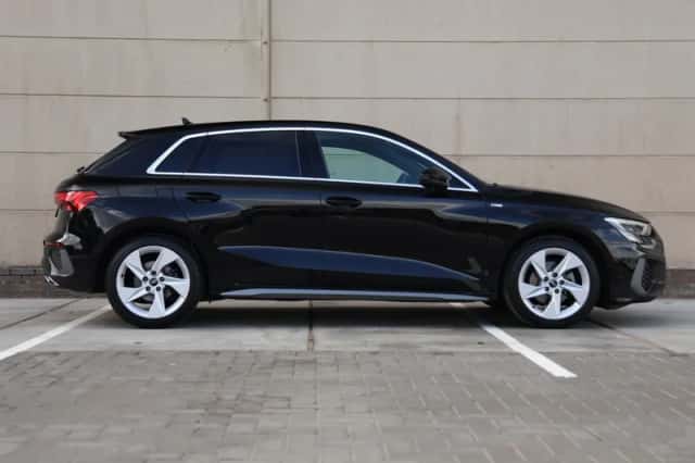Audi A3 (2023) thumbnail 2