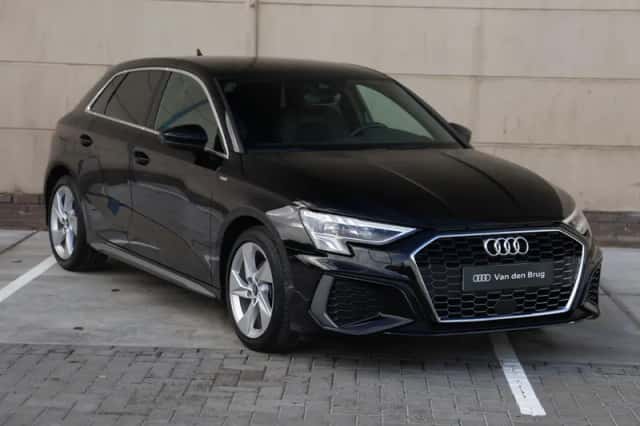 Audi A3 (2023) thumbnail 3