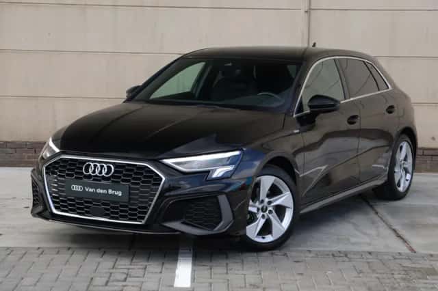 Audi A3 (2023) thumbnail 10
