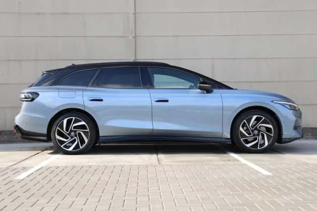 Volkswagen ID.7 (2025) thumbnail 2