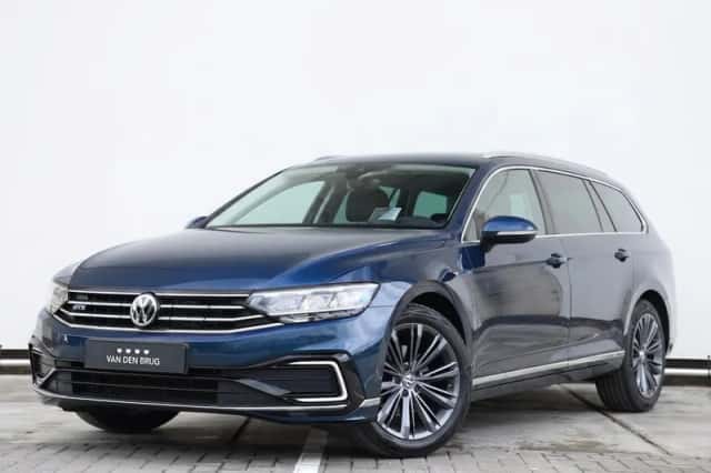 Volkswagen Passat (2020) thumbnail 1