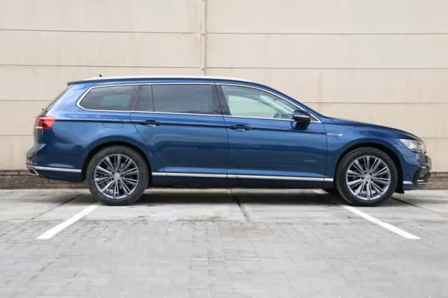 Volkswagen Passat (2020) thumbnail 2