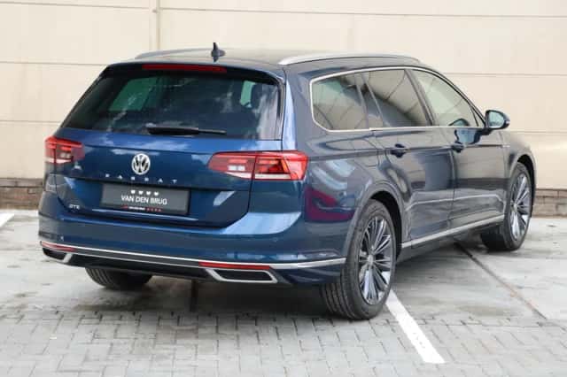 Volkswagen Passat (2020) thumbnail 5