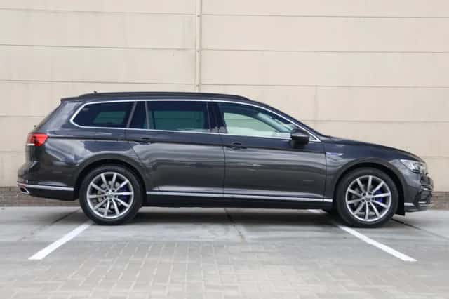 Volkswagen Passat (2022) thumbnail 2