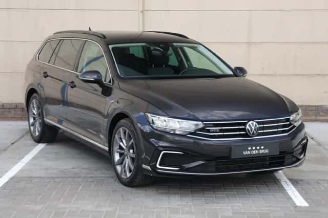 Volkswagen Passat (2022) thumbnail 3