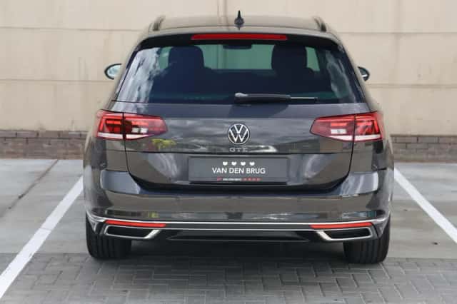 Volkswagen Passat (2022) thumbnail 6