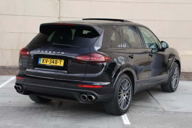 Porsche Cayenne (2016) thumbnail 5