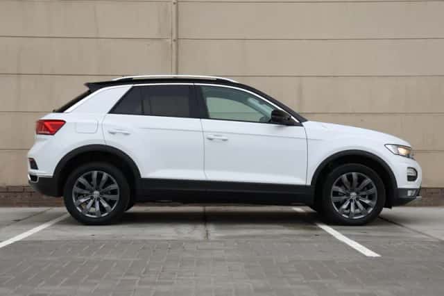 Volkswagen T-Roc (2019) thumbnail 2