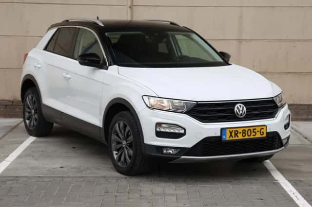 Volkswagen T-Roc (2019) thumbnail 3