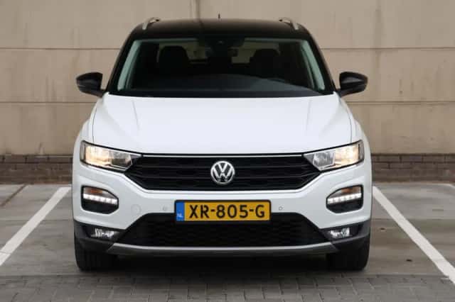 Volkswagen T-Roc (2019) thumbnail 4