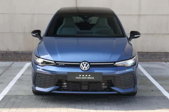 Volkswagen Golf (2025) thumbnail 4