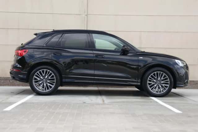 Audi Q3 (2023) thumbnail 2