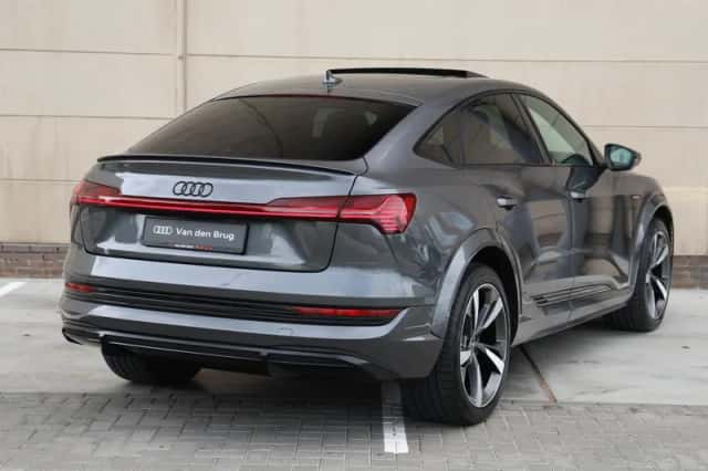 Audi e-tron (2021) thumbnail 5