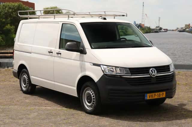 Volkswagen Transporter (2021) thumbnail 3