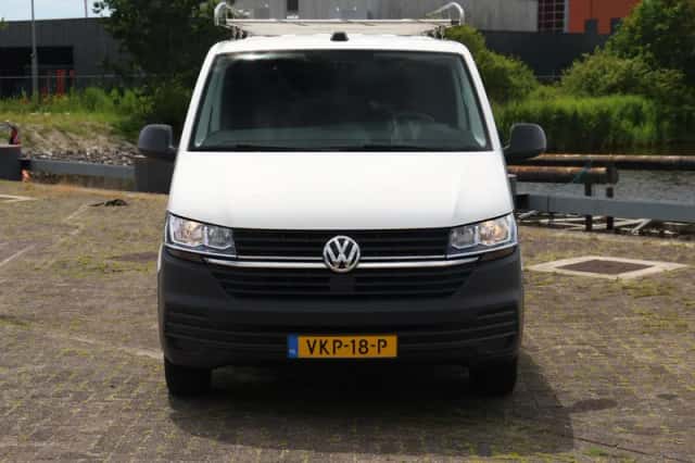 Volkswagen Transporter (2021) thumbnail 4