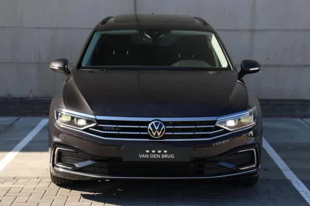 Volkswagen Passat (2022) thumbnail 4