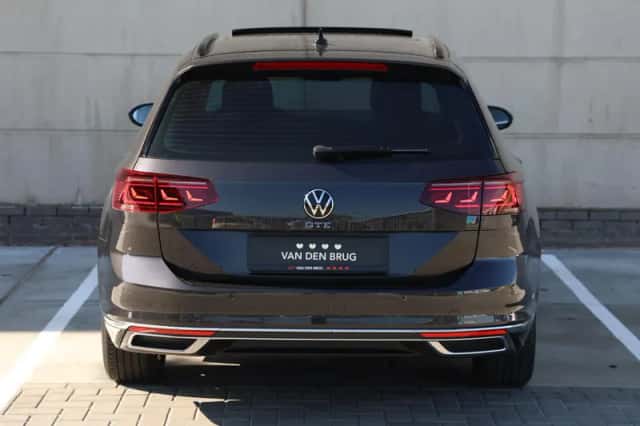 Volkswagen Passat (2022) thumbnail 6