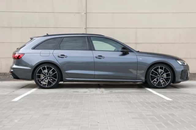 Audi A4 (2023) thumbnail 2