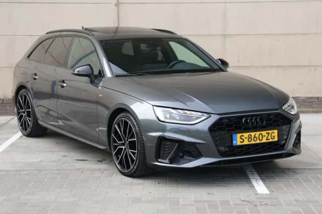 Audi A4 (2023) thumbnail 3