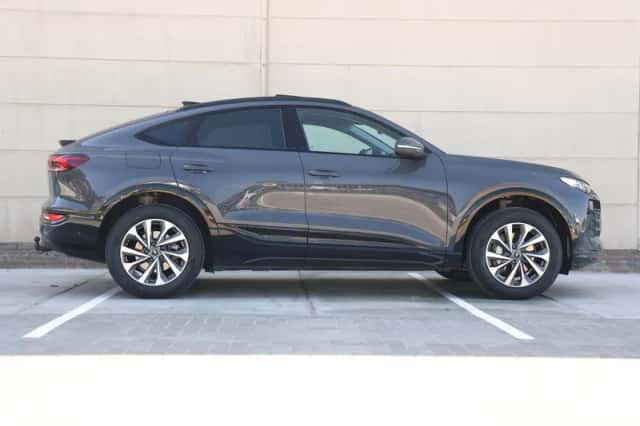 Audi Q6 e-tron (2025) thumbnail 2