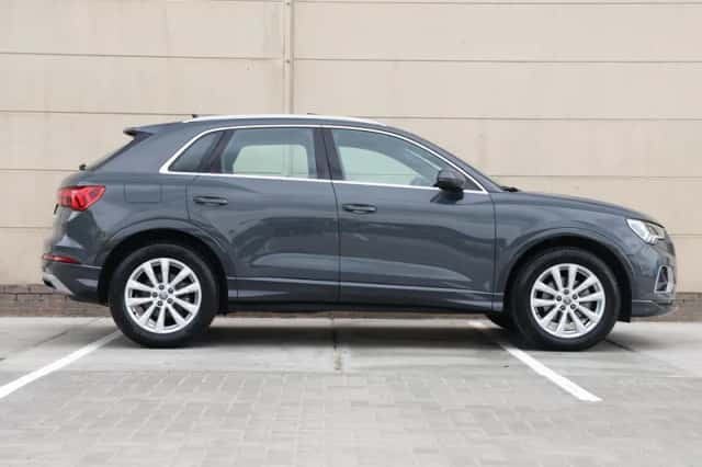 Audi Q3 (2019) thumbnail 2