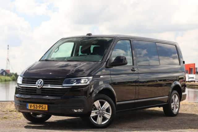 Volkswagen Transporter (2024) thumbnail 1