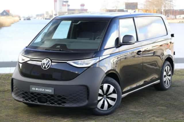 Volkswagen ID. Buzz (2026) thumbnail 2