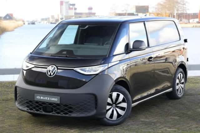 Volkswagen ID. Buzz (2027) thumbnail 2