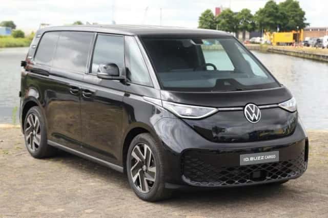 Volkswagen ID. Buzz (2026) thumbnail 3