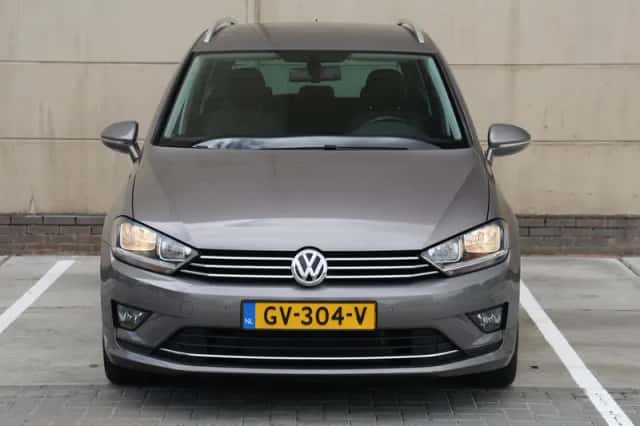 Volkswagen Golf (2015) thumbnail 4