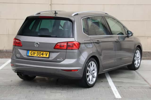 Volkswagen Golf (2015) thumbnail 5