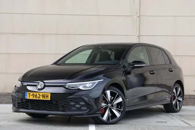 Volkswagen Golf (2021) thumbnail 1