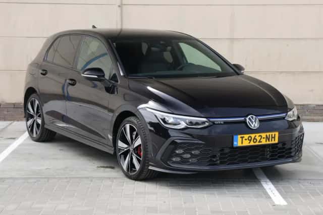 Volkswagen Golf (2021) thumbnail 3