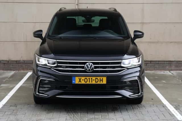 Volkswagen Tiguan (2023) thumbnail 4