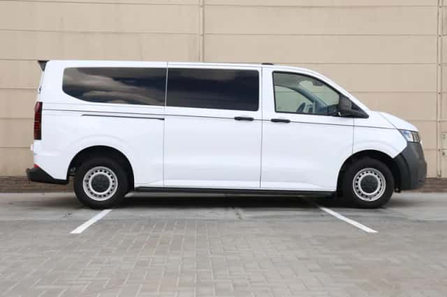 Volkswagen Transporter (2024) thumbnail 2