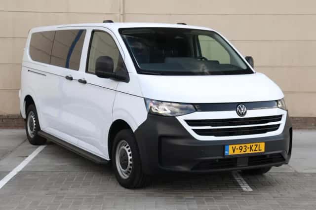 Volkswagen Transporter (2024) thumbnail 3
