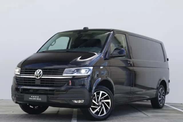 Volkswagen Transporter (2024) thumbnail 1