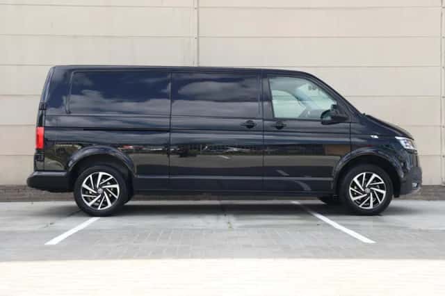 Volkswagen Transporter (2024) thumbnail 2