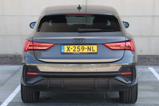 Audi Q3 (2024) thumbnail 6