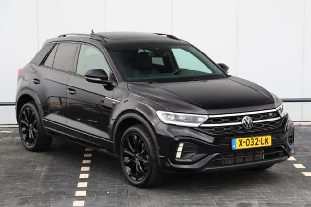 Volkswagen T-Roc (2023) thumbnail 3